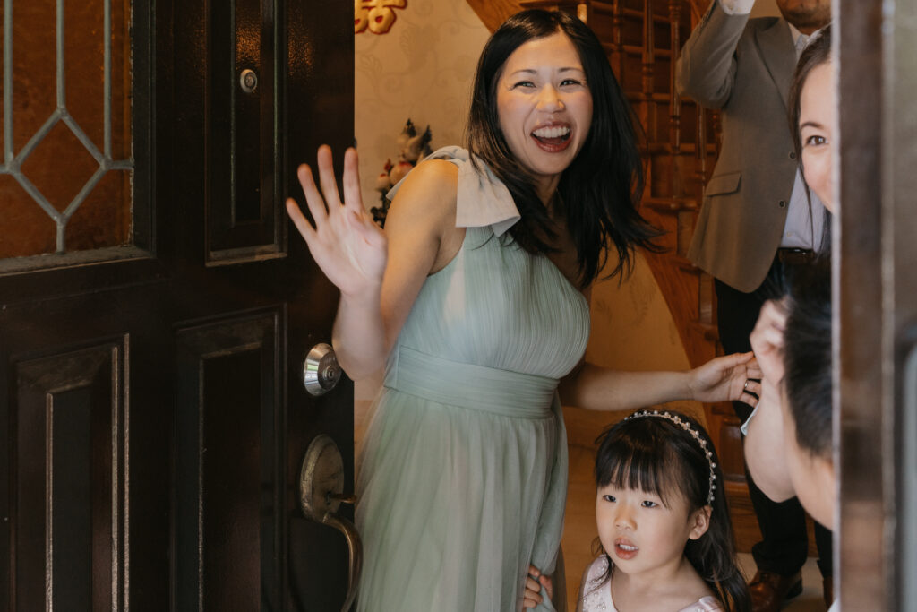 Family negotiating with the groom red envelopes