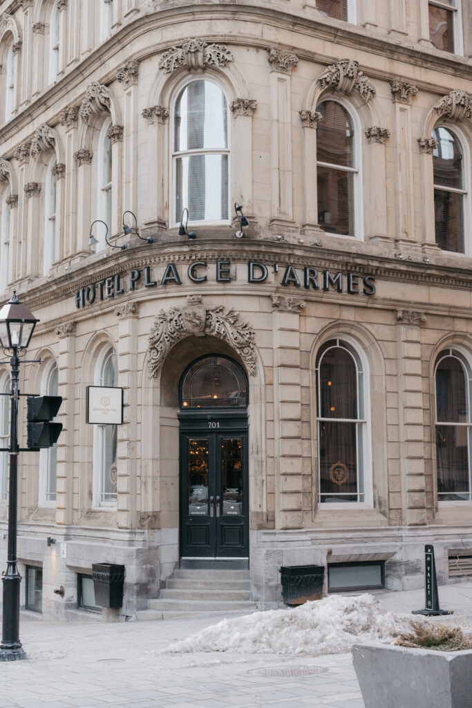 Majolica Photo wedding at hotel place d'armes